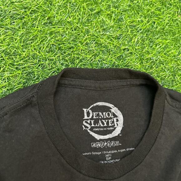 Retro Demon Slayer "Tanjiro Kamado" graphic print black tee - Picture 3 of 4